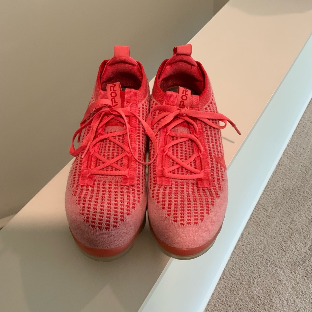 Nike Air Vapormax 2021 Flyknit red women’s size 7.5 - Picture 6 of 14